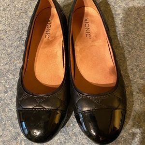 Vionic flats 8.5 great condition